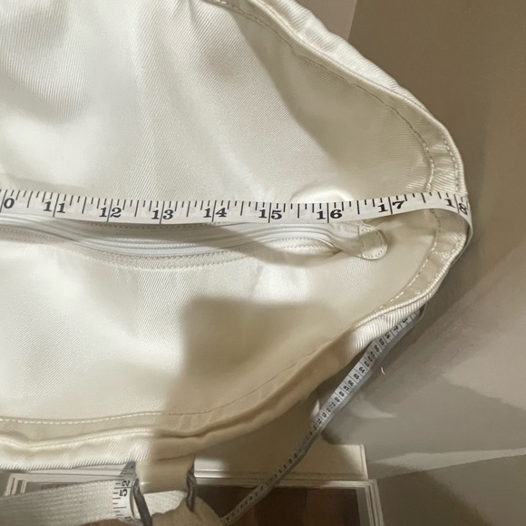 Vintage White Gucci Nylon Tote with Cloth Handles by Tom Ford - Picture 8 of 14